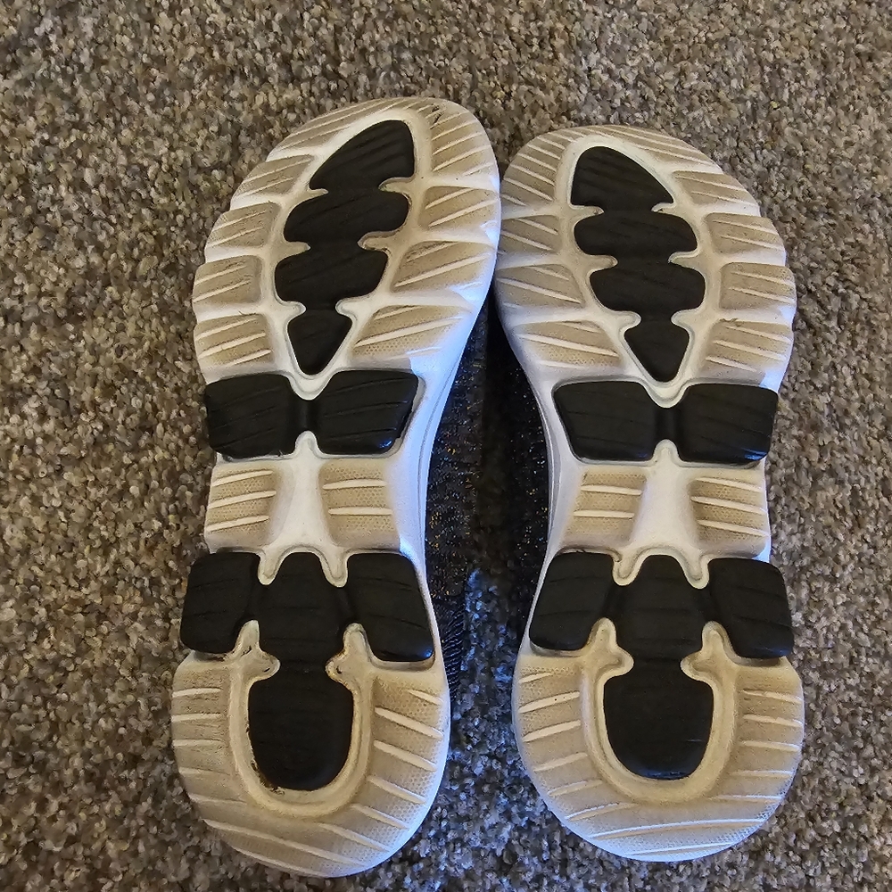 Sketchers Ultra Go shoes size 8 - Picture 4 of 4